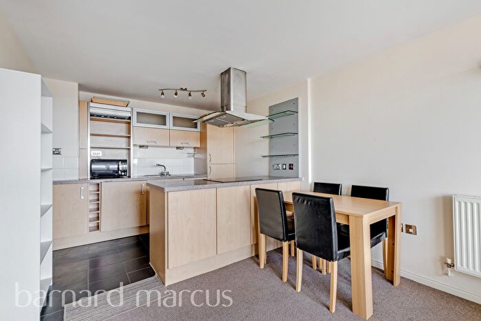 2 Bedroom Flat To Rent In Throwley Way, Sutton, SM1