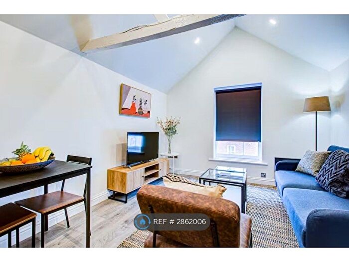 1 Bedroom Flat To Rent In High Street, Brentwood, CM14