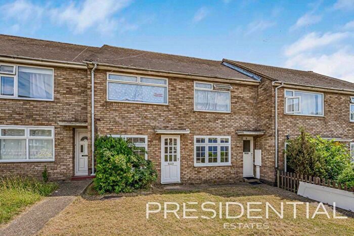 2 Bedroom Flat For Sale In Howell Close, Chadwell Heath, RM6