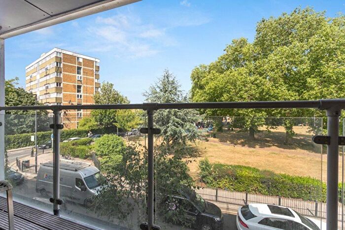 1 Bedroom Apartment For Sale In Vallance Road, London, E1