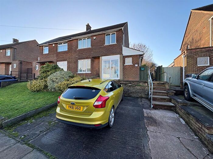 3 Bedroom Semi Detached House For Sale In St. Margarets Avenue, Holmewood, Bradford, BD4