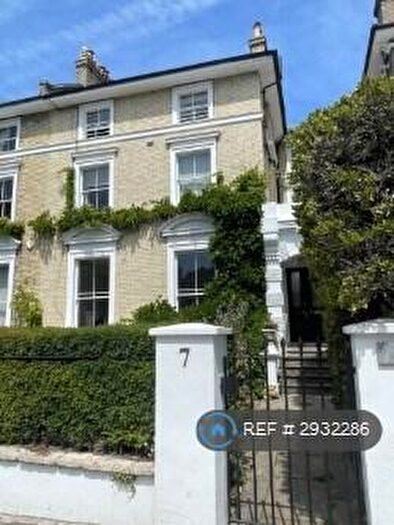 2 Bedroom Flat To Rent In Westcombe Park Road, London, SE3