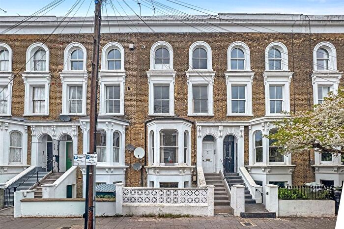 3 Bedroom Flat To Rent In Blurton Road, Hackney, London, E5