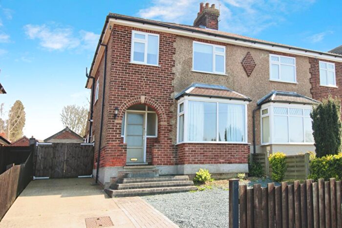 3 Bedroom Semi-Detached House For Sale In Sandon Road, Grantham, NG31