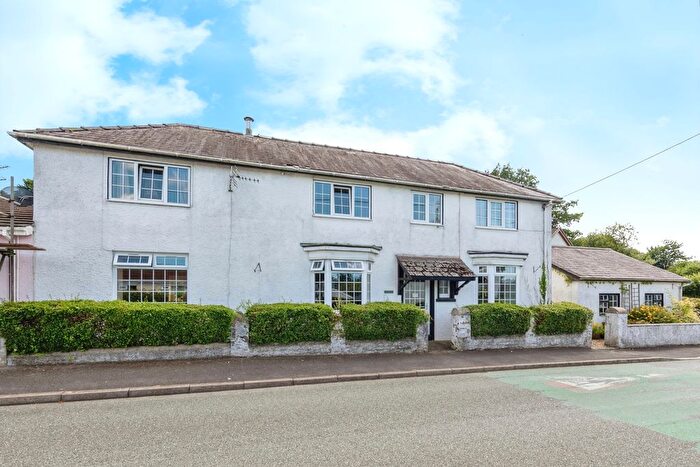 4 Bedroom Cottage For Sale In Heol Blaengwastod, Llangunnor, Carmarthen, Carmarthenshire, SA31