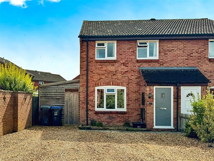 3 Bedroom Semi-Detached House For Sale In Phipps Close, BA13