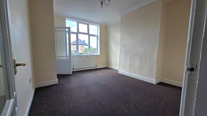 3 Bedroom Terraced House To Rent In Doe Royd Crescent, Sheffield, S5