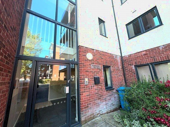 2 Bedroom Flat To Rent In Bridge Road, Prescot, Merseyside, L34