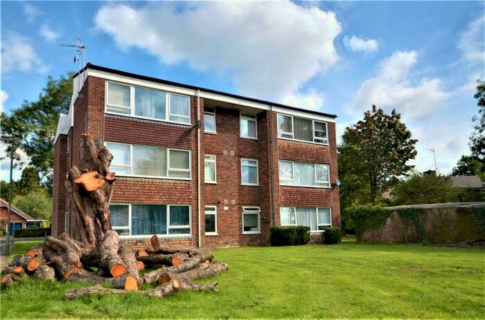 1 Bedroom Apartment To Rent In Longbridge Road, Horley, Surrey, RH6