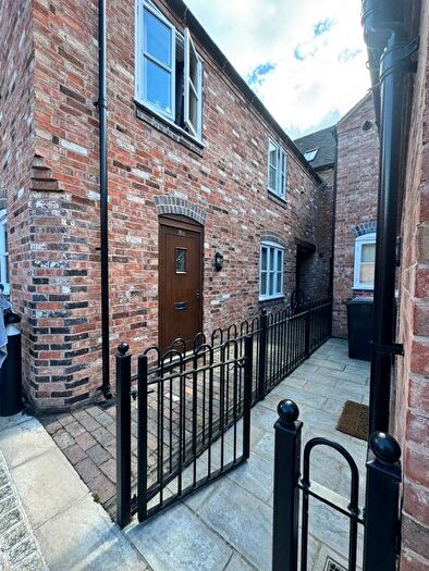 2 Bedroom Flat To Rent In Church Street, Atherstone, CV9