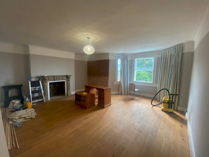 2 Bedroom Flat To Rent In Wells Road, Bath, BA2
