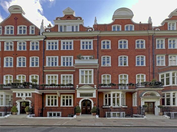 1 Bedroom Flat To Rent In Lennox Gardens, Knightsbridge, London, SW1X