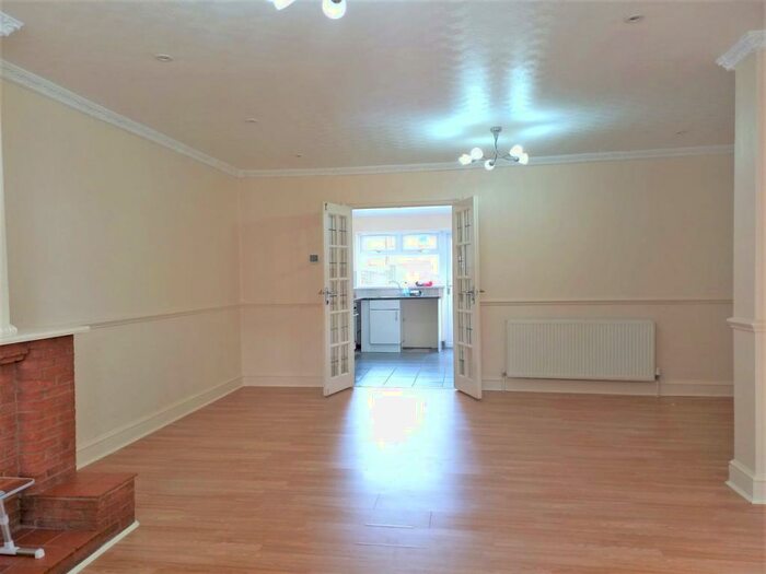 3 Bedroom Terraced House To Rent In Cameron Close, Edmonton, N18