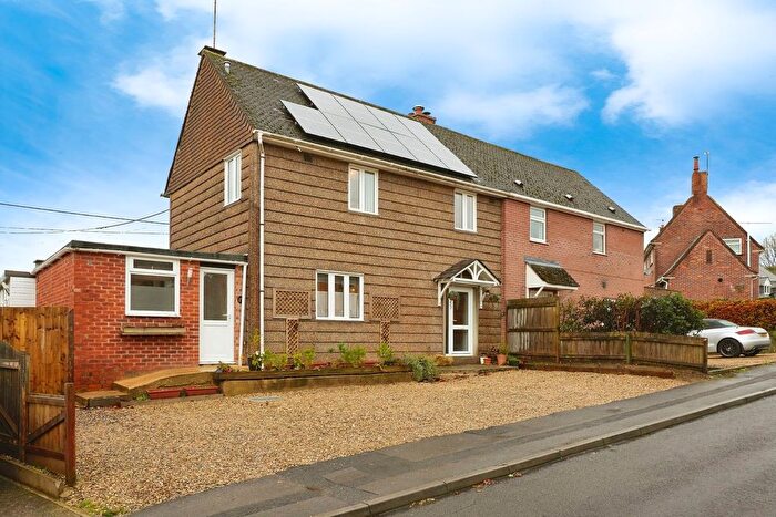 3 Bedroom Semi Detached House For Sale In Breach Close, Bourton, Gillingham, SP8