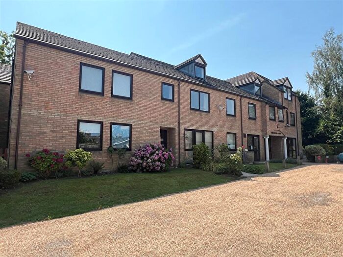 2 Bedroom Retirement Property For Sale In Hillstead Court, Basingstoke, RG21