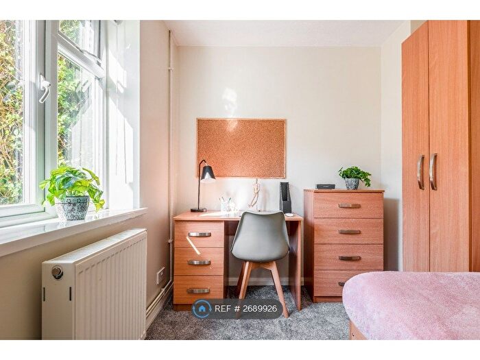 5 Bedroom Semi-Detached House To Rent In Hillside, Brighton, BN2