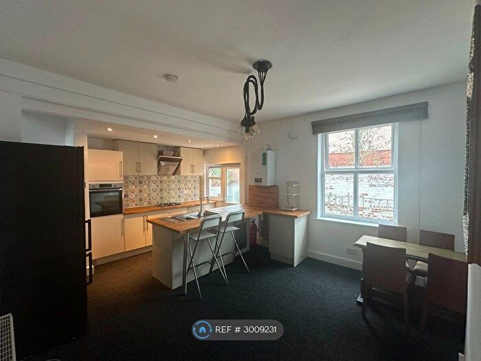 2 Bedroom End Terrace House To Rent In Stokes St, Manchester, M11