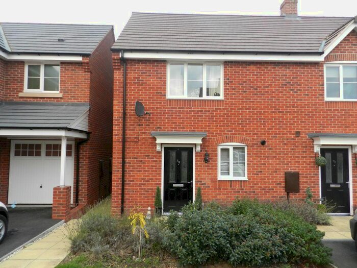 2 Bedroom Property To Rent In Dennetts Close, Daventry, NN11