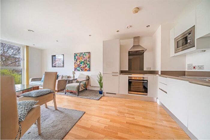 1 Bedroom Apartment For Sale In Seager Place, London, SE8