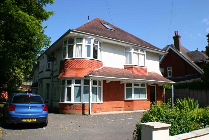 1 Bedroom Flat To Rent In Please Apply Online For This Property In Charminster, Bournemouth, BH8