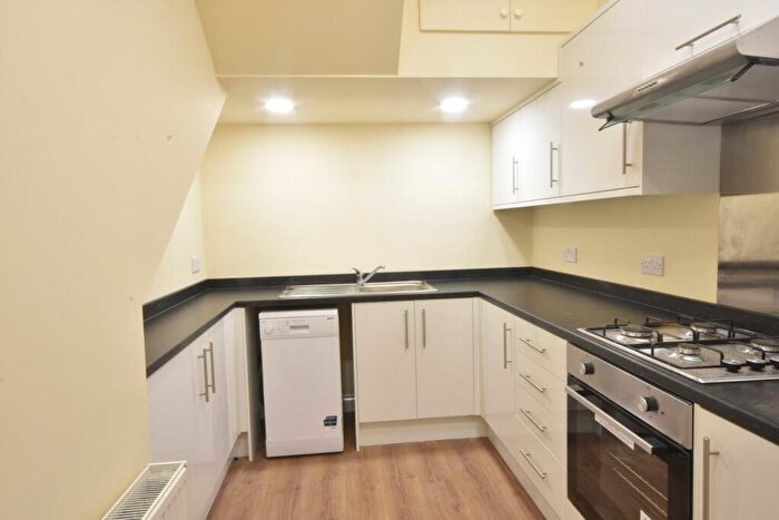 7 Bedroom Terraced House To Rent In Oxnam Crescent, Spital Tongues, NE2