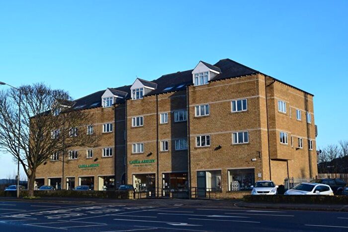 2 Bedroom Flat For Sale In Otley Road, Shipley, BD18