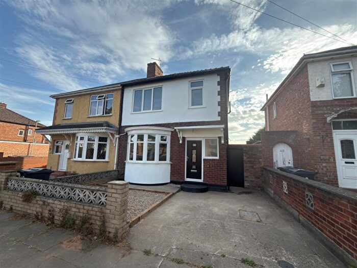 3 Bedroom Semi-Detached House For Sale In The Leas, Darlington, DL1