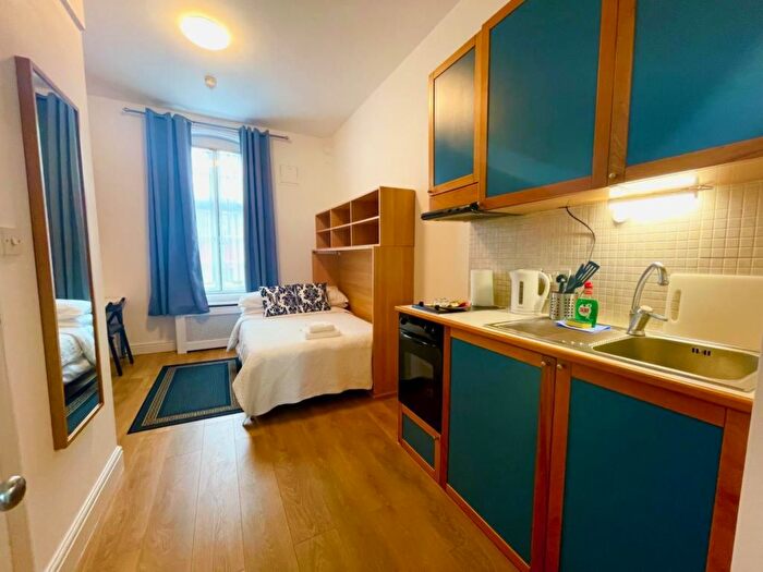 Studio To Rent In Fulham Palace Road, London, W6