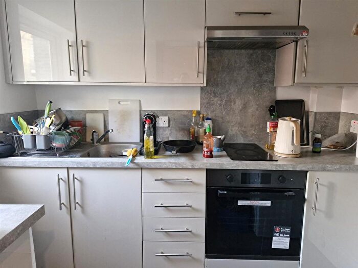 Studio To Rent In Rock Street, London, N4