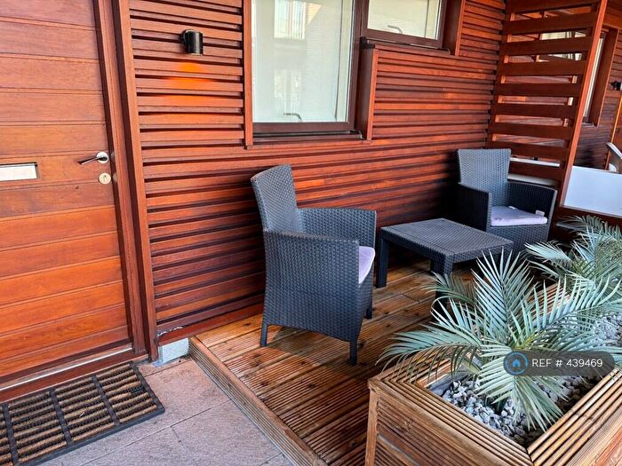 1 Bedroom Flat To Rent In Melvin Walk, Edinburgh, EH3