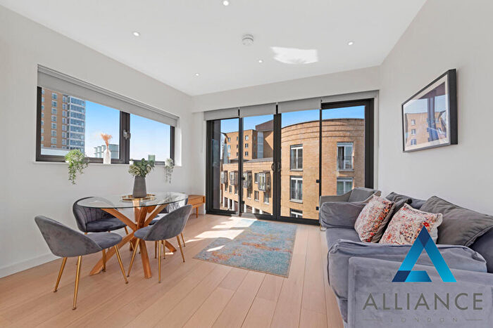 2 Bedroom Penthouse To Rent In Three Colt Street, Limehouse, E14