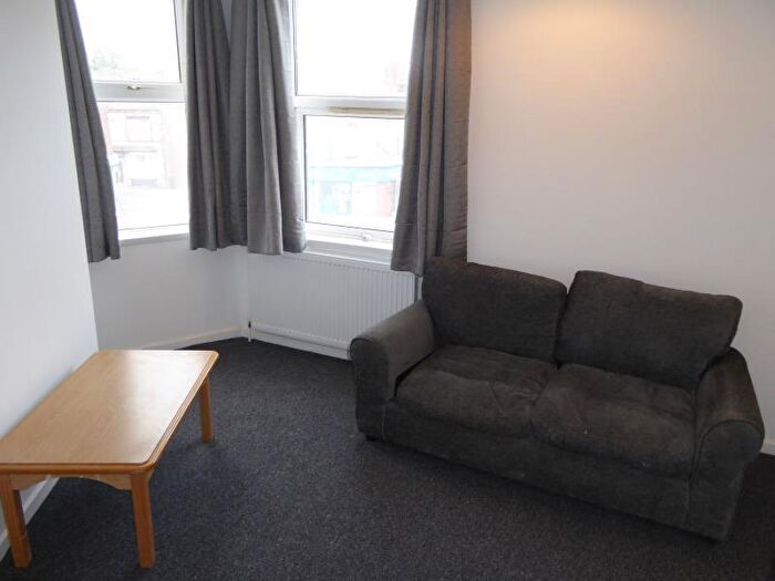 1 Bedroom Flat To Rent In Ashton Road, Harehills, LS8