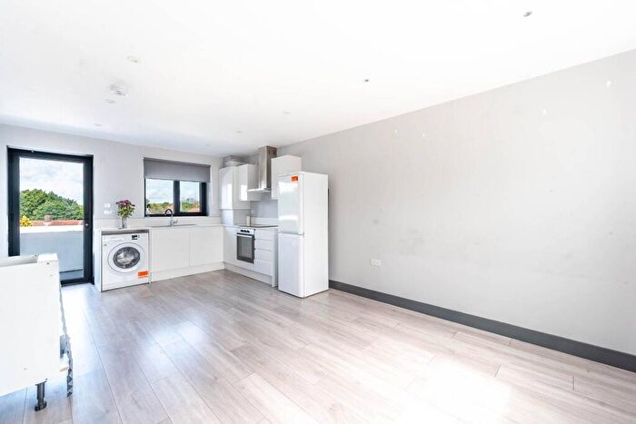 1 Bedroom Flat To Rent In Silkstream Parade, Edgware, HA8