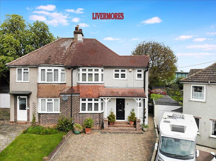 4 Bedroom Semi Detached House For Sale In Oakfield Park Road, Dartford, DA1