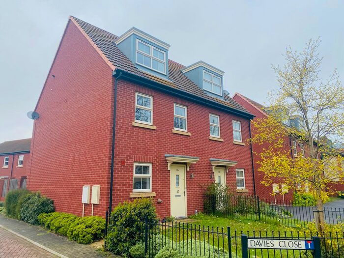 3 Bedroom Town House To Rent In Elton Road, Derby, DE24