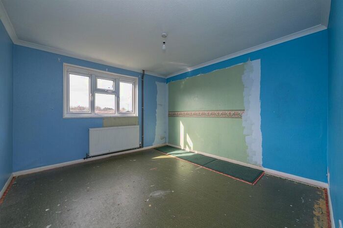 2 Bedroom Flat For Sale In Great Palmers, Hemel Hempstead, Hertfordshire, HP2