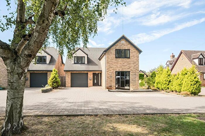 4 Bedroom Detached House For Sale In Shefford Road, Meppershall, SG17