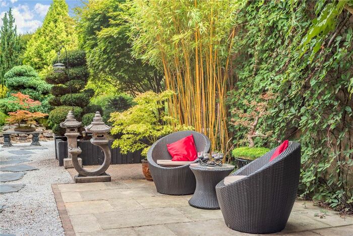 4 Bedroom Detached House For Sale In Ash Grove, Bradfield, Reading, RG7