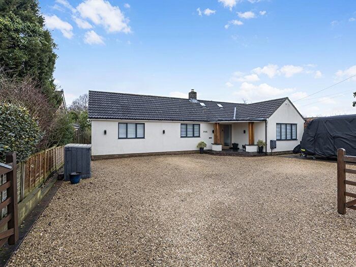 4 Bedroom Detached Bungalow For Sale In Queen Street Tintinhull Yeovil, BA22