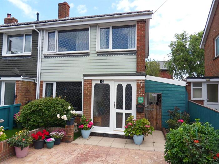 3 Bedroom House For Sale In Windmill Close, Cowes, PO31