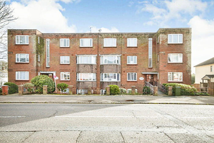 2 Bedroom Flat For Sale In Wimborne Road, Bournemouth, BH9