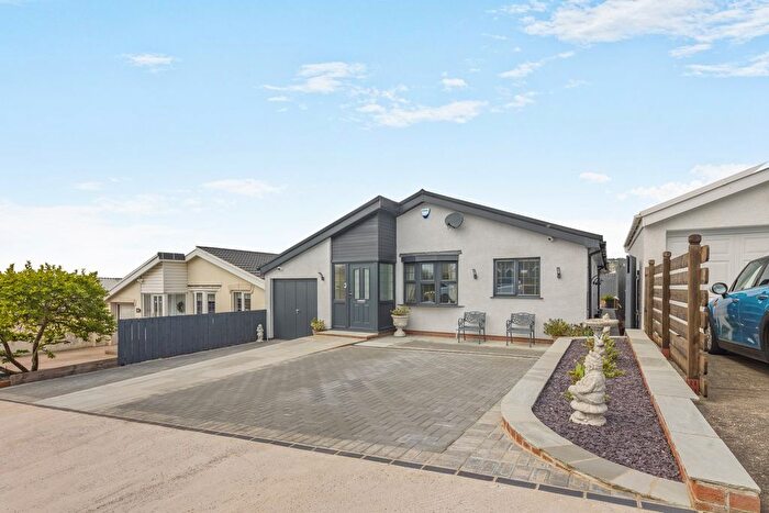 3 Bedroom Detached Bungalow For Sale In Daphne Road, Bryncoch, Neath, SA10
