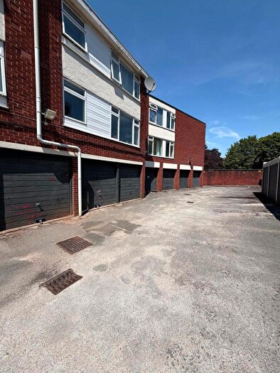 1 Bedroom Garage / Parking To Rent In Arden Grove, Ladywood, Edgbaston, Birmingham, B16