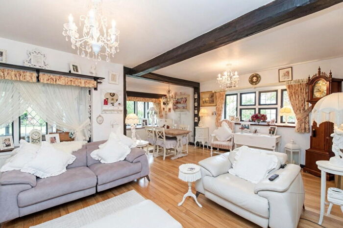 4 Bedroom Detached House For Sale In All Saints Avenue, Margate, CT9 - Photo 3