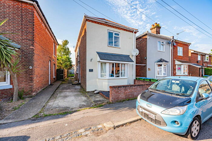 3 Bedroom Detached House To Rent In Priory Road, Southampton, Hampshire, SO17