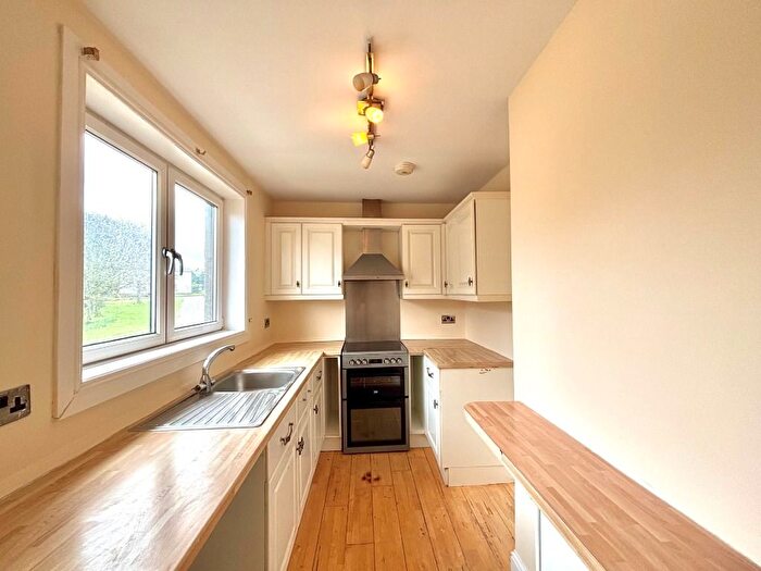 2 Bedroom Flat To Rent In Glenbervie Road, Torry, Aberdeen, AB11