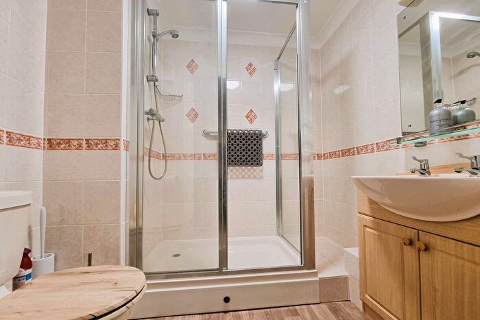 1 Bedroom Flat For Sale In Havant Road, Cosham, Portsmouth, PO6