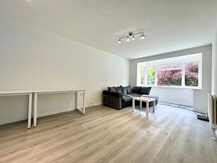 1 Bedroom Flat To Rent In Kingsmere, Brighton, BN1