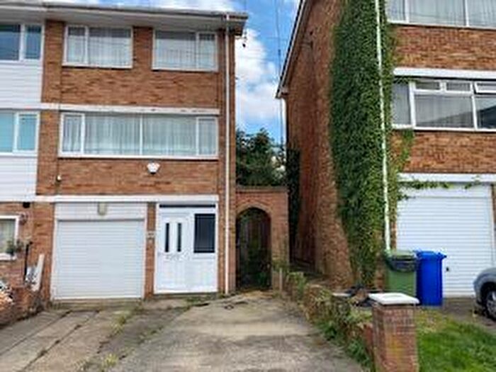 3 Bedroom Town House To Rent In Millfield, Sittingbourne, ME10