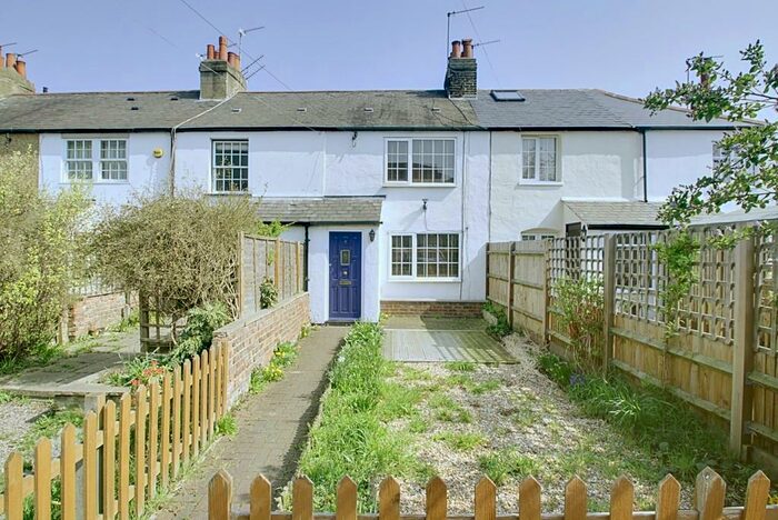 2 Bedroom Terraced House To Rent In The Wells, Southgate, N14